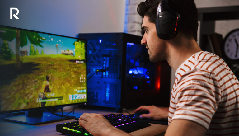 What are the risks of online gaming?